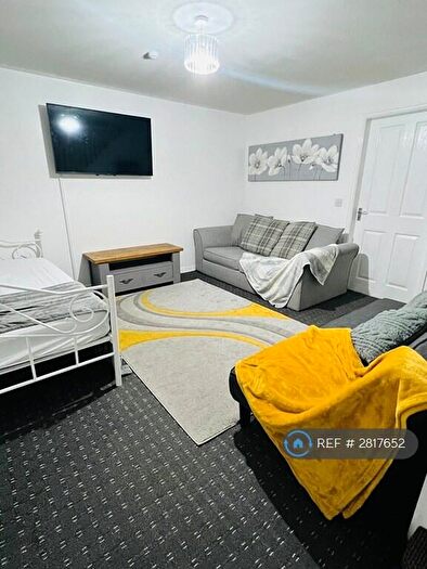 3 Bedroom Semi-Detached House To Rent In Tunnel Road, Liverpool, L7