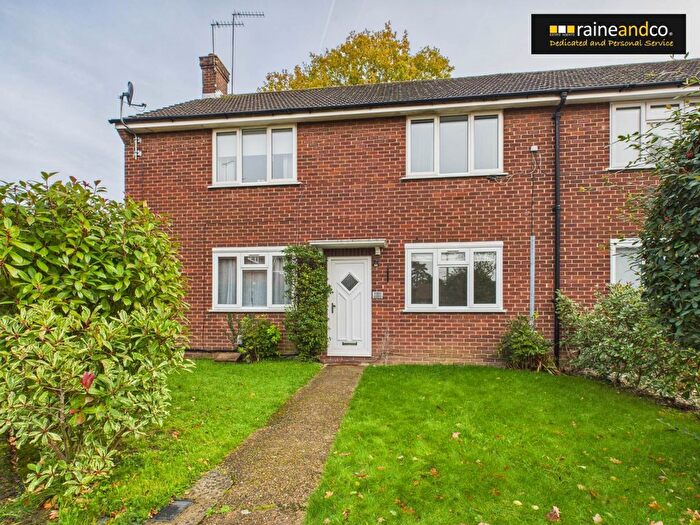 2 Bedroom Maisonette For Sale In Norman Court, Potters Bar, EN6