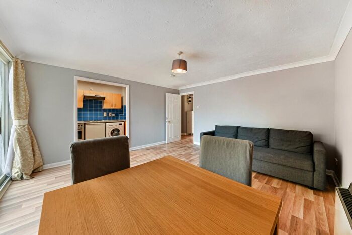 1 Bedroom Flat To Rent In Lockesfield Place, Isle Of Dogs, London, E14