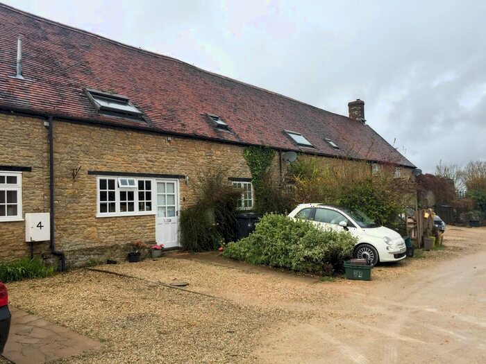 3 Bedroom Property To Rent In Leigh Farm Cottage, Leigh Common, BA9