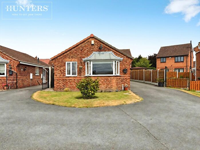 2 Bedroom Detached Bungalow For Sale In Willowgarth Close, Ryhill, Wakefield, WF4