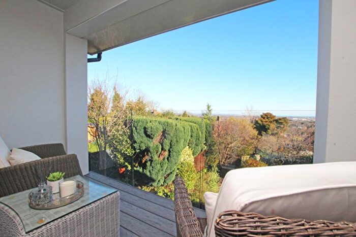 2 Bedroom Detached House For Sale In Angus Close, Eastbourne, BN20
