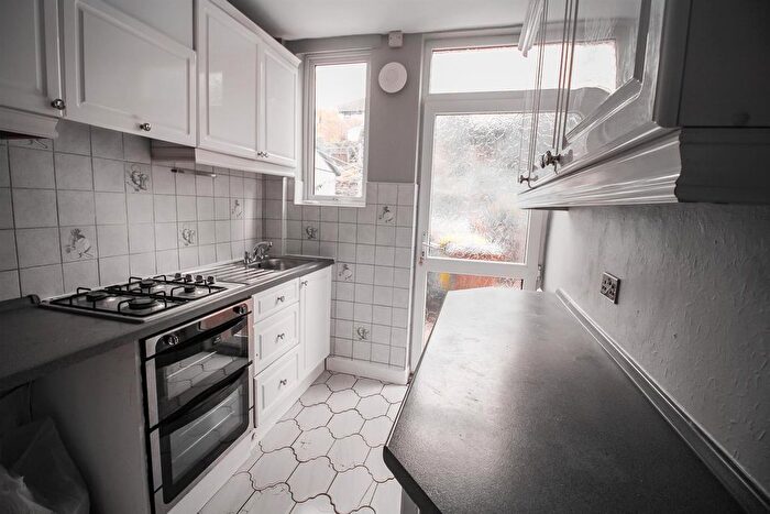 5 Bedroom Semi Detached House To Rent In Chadwick Road, Nottingham, NG7