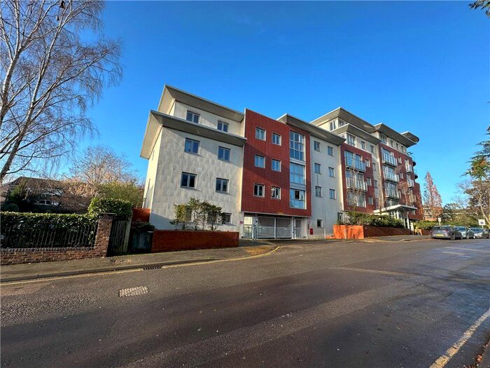 2 Bedroom Flat To Rent In Constitution Hill, Woking, Surrey, GU22