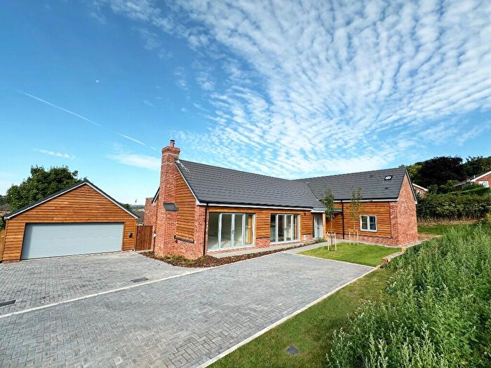 3 Bedroom Detached House For Sale In Three Willows Close, HR1