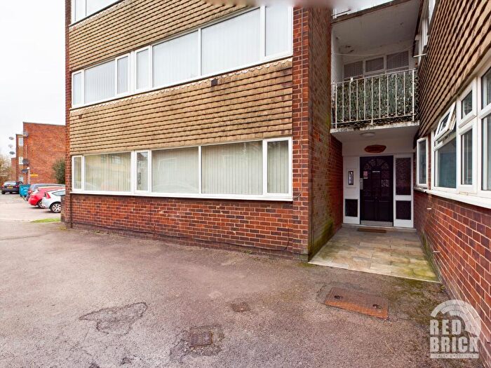 2 Bedroom Flat To Rent In Balmoral Close, Coventry, CV2