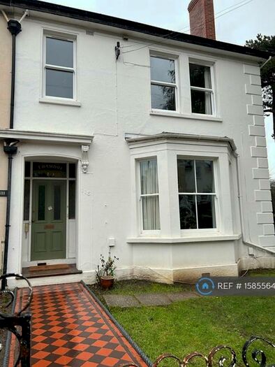1 Bedroom Flat To Rent In Holmesdale Road, Reigate, RH2