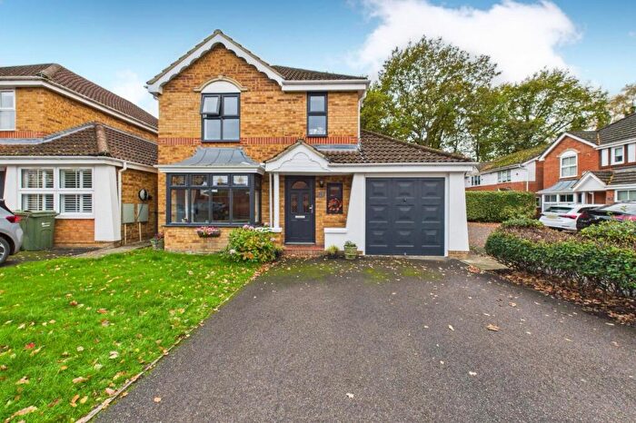 4 Bedroom Detached House For Sale In Derry Close, Ash Vale, Aldershot, Surrey, GU12