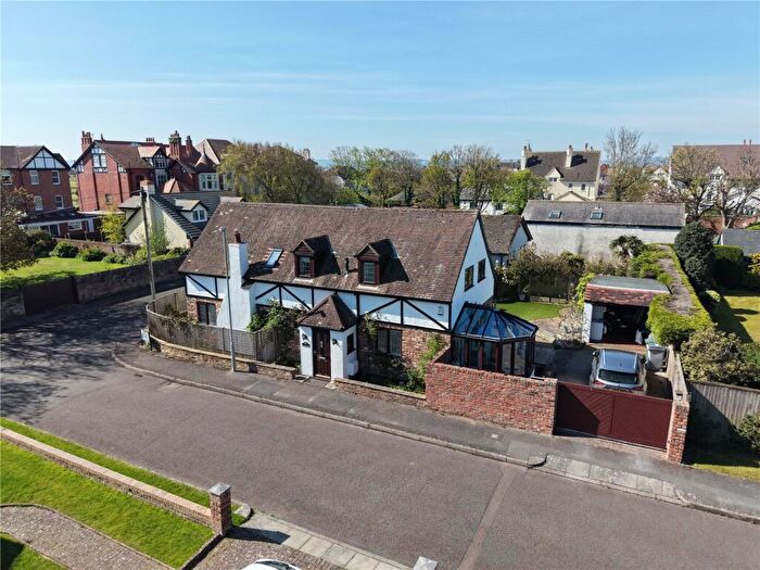 4 Bedroom Detached House For Sale In Barton Close, Wirral, Merseyside, CH47