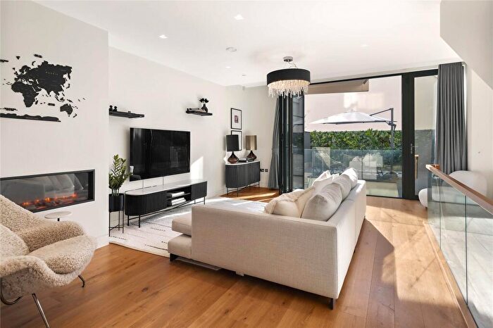 4 Bedroom House For Sale In Warriner Gardens, London, SW11