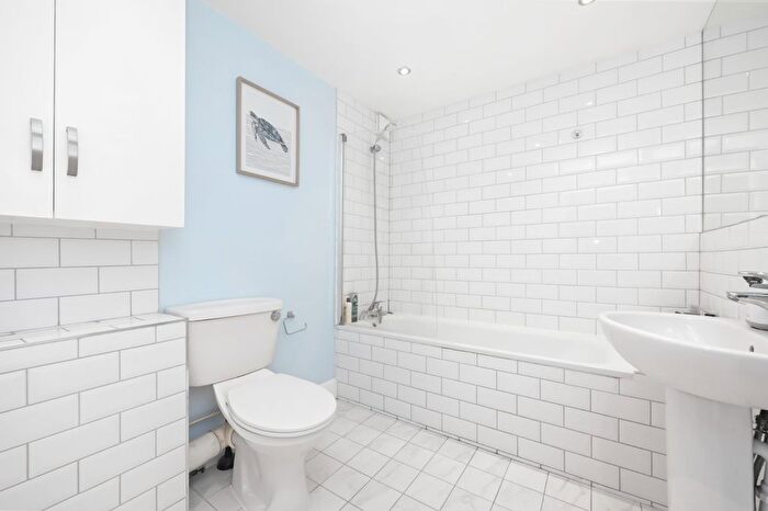 1 Bedroom Flat For Sale In Earlsfield Road, Earlsfield, SW18