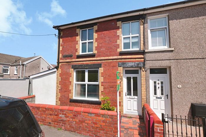 3 Bedroom End Of Terrace House For Sale In Moor View, Ebbw Vale, NP23