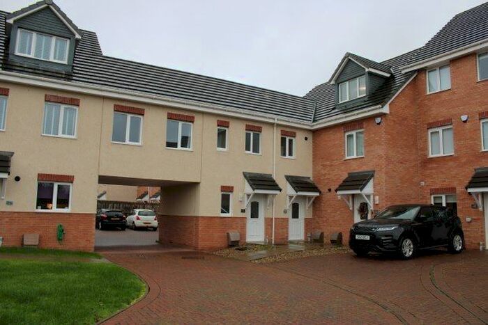 1 Bedroom Property To Rent In Ivy Gardens, Paisley, PA1