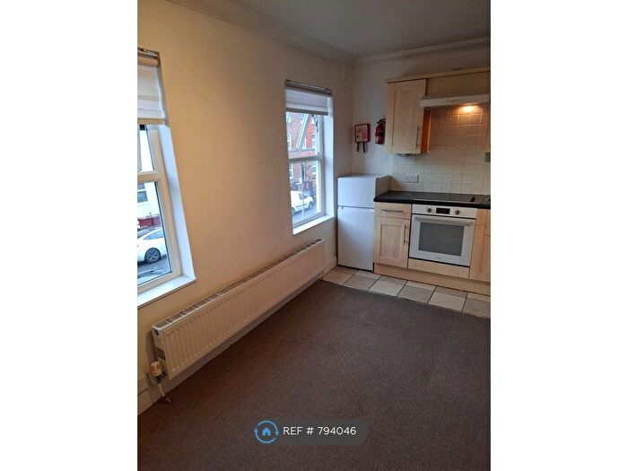 1 Bedroom Flat To Rent In Zinzan Street, Reading, RG1