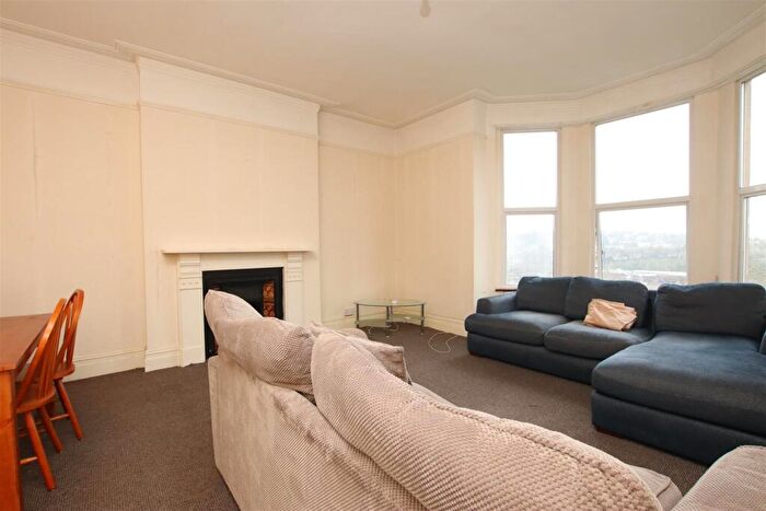 1 Bedroom Flat To Rent In Newbridge Hill, Bath, BA1
