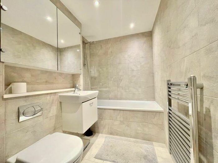 1 Bedroom Flat To Rent In Deals Gateway, SE8