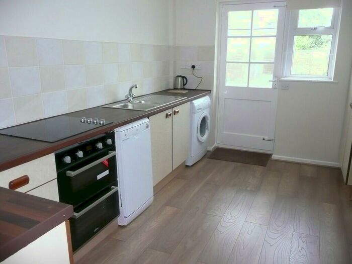 2 Bedroom Detached Bungalow To Rent In Toothill, Swindon, SN5