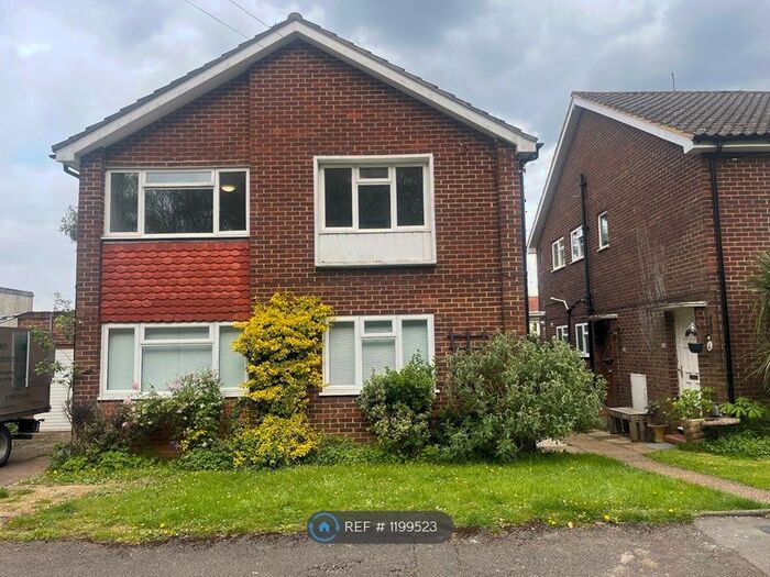 2 Bedroom Maisonette To Rent In Castle Rd, Epsom, KT18