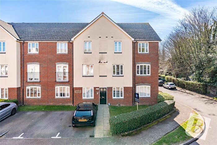 2 Bedroom Apartment For Sale In Covesfield, Gravesend, Kent, DA11