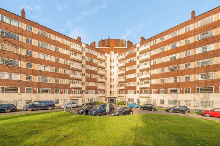2 Bedroom Flat For Sale In Hornsey Lane, Highgate, N6