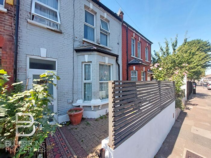 6 Bedroom Terraced House For Sale In Broadwater Road, Tooting Broadway, SW17