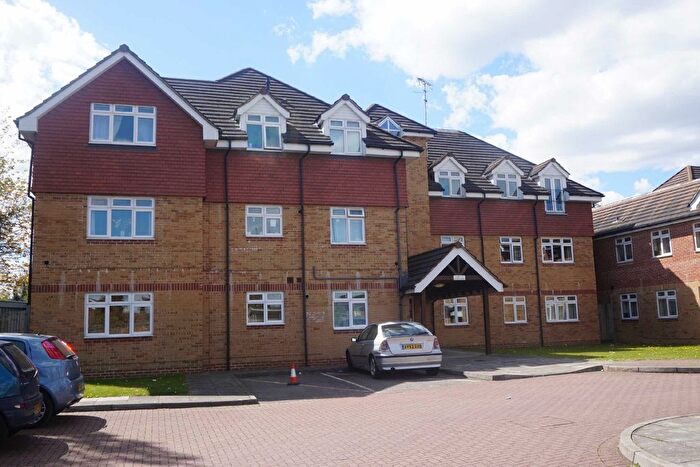 2 Bedroom Flat To Rent In Osprey Close, Bromley, Kent, BR2