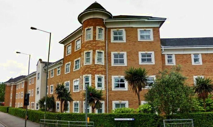 2 Bedroom Flat To Rent In International Way, Sunbury-On-Thames, TW16