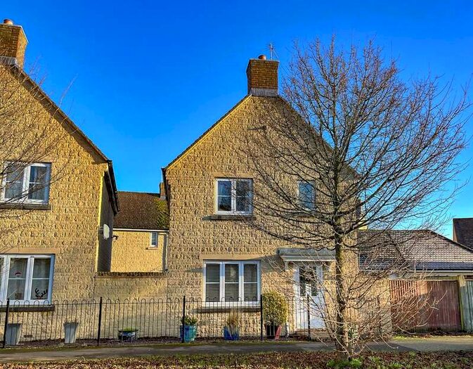 3 Bedroom Detached House To Rent In Harvest Way, Witney, Oxfordshire, OX28