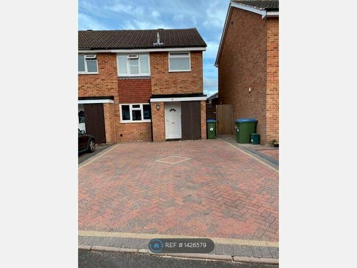 3 Bedroom Semi-Detached House To Rent In Egmont Road, Walton-On-Thames, KT12