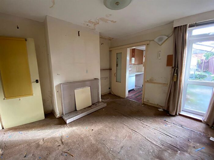 2 Bedroom End Of Terrace House For Sale In Dukes Way, Malvern, WR14