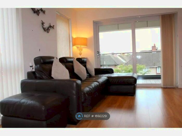 2 Bedroom Flat To Rent In Maryatt Avenue, Harrow, HA2