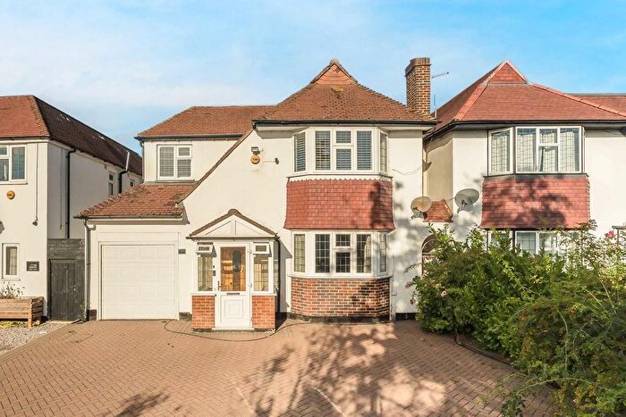 4 Bedroom Detached House To Rent In Malden Road, New Malden, KT3