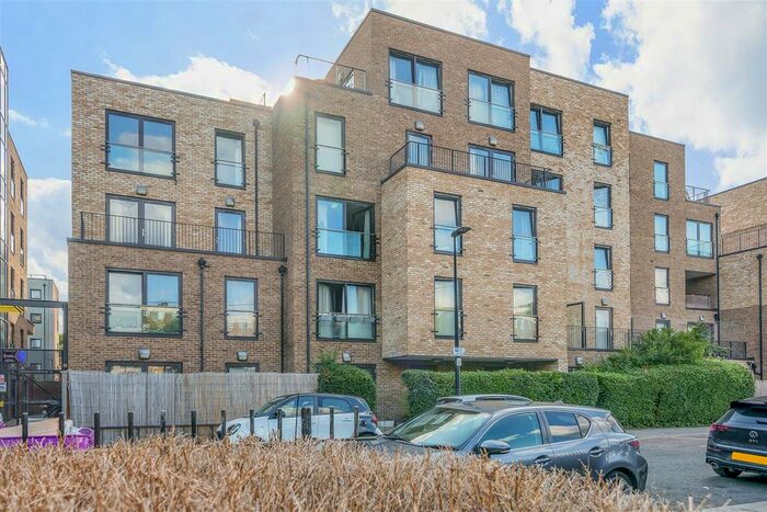 1 Bedroom Flat To Rent In Axio Way, Devons Road, E3