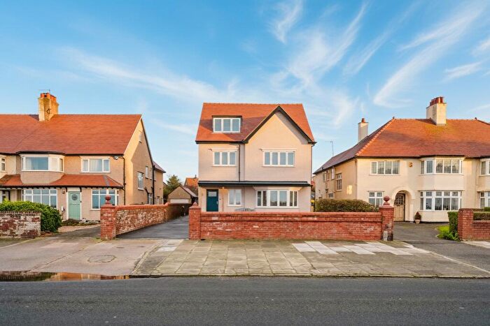 6 Bedroom Detached House For Sale In Meols Parade, CH47