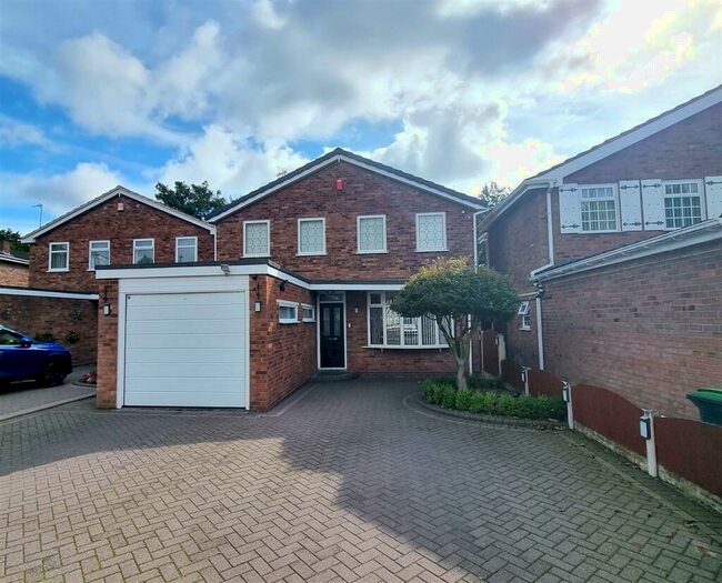 4 Bedroom Detached House To Rent In Garman Close, Great Barr, Birmingham, B43