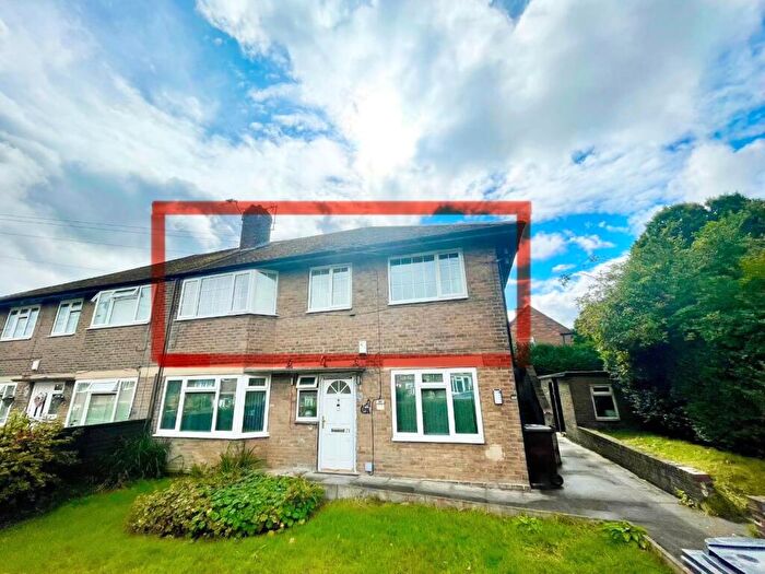 2 Bedroom Maisonette To Rent In Bay Close, Huddersfield, HD3