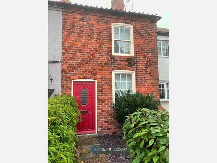 2 Bedroom Terraced House To Rent In Station Road, Bawtry, Doncaster, DN10