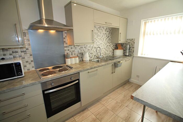 2 Bedroom Flat To Rent In Fylingdale Way, Nottingham, NG8