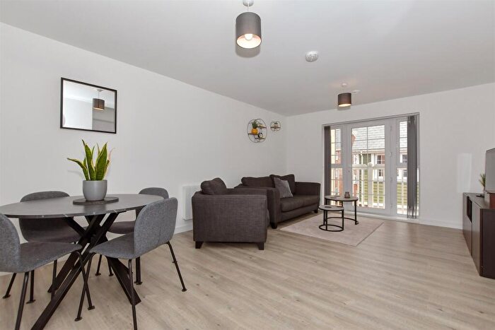 2 Bedroom Coach House For Sale In Amisse Drive, Snodland, Kent, ME6