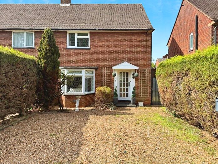 3 Bedroom End Of Terrace House For Sale In Whipperley Way, Luton, Bedfordshire, LU1