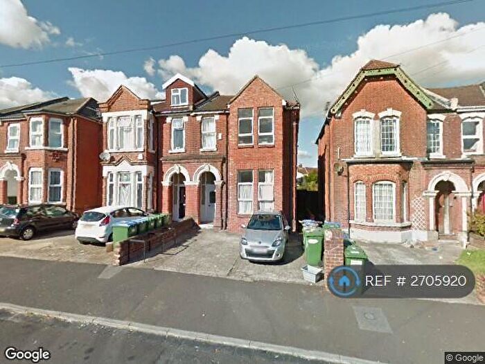8 Bedroom Semi-Detached House To Rent In Alma Road, Southampton, SO14