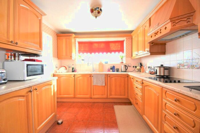 3 Bedroom Semi-Detached House To Rent In Queensway, Maidenhead, Berkshire, SL6