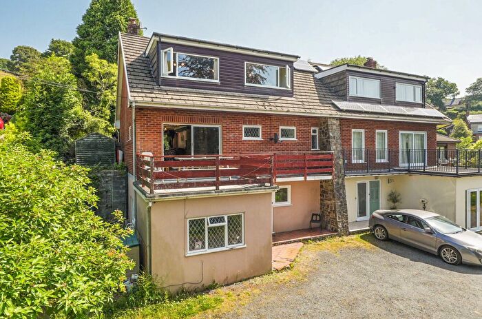 4 Bedroom Semi-detached House For Sale In Glan-Y-Nant, Llanidloes, Powys, SY18