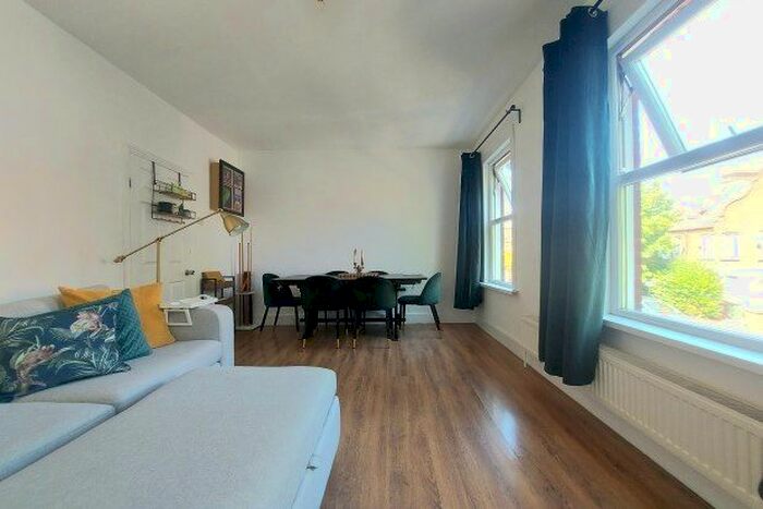 2 Bedroom Flat To Rent In Bloxhall Road, London, E10