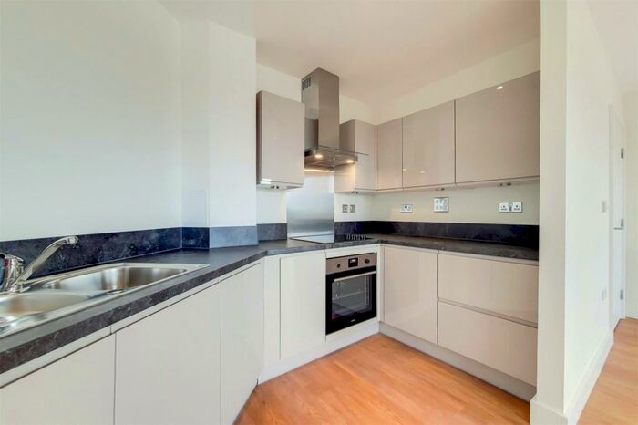 2 Bedroom Apartment To Rent In Green Street, London, NW10