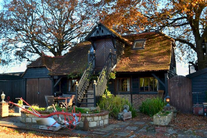 1 Bedroom Barn Conversion To Rent In Newpound, Wisborough Green, West Sussex RH14