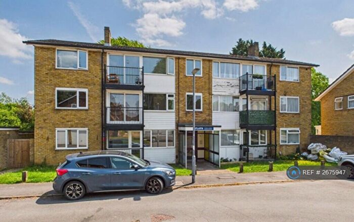 2 Bedroom Flat To Rent In Chaulden House Gardens, Hemel Hempstead, HP1