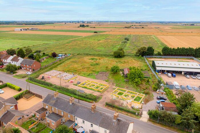 3 Bedroom Semi-Detached House For Sale In Oilmills Road, Ramsey Mereside PE26