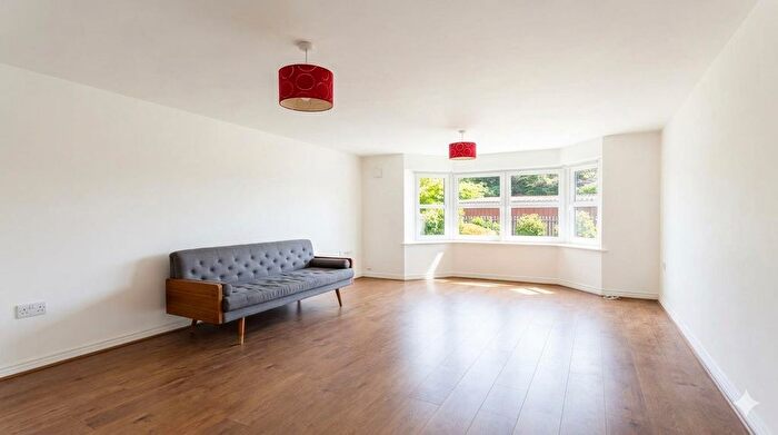 2 Bedroom Flat To Rent In Little Hallfield Road, York, YO31