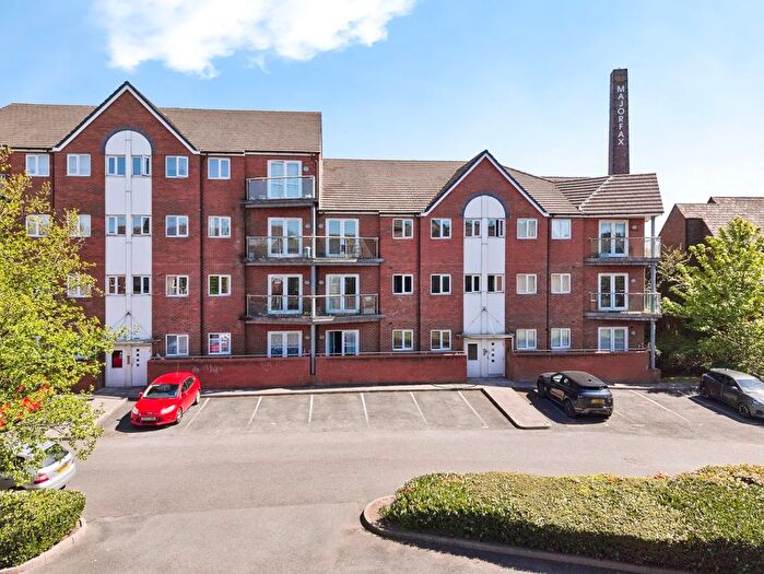 2 Bedroom Flat For Sale In Waterfront Way, Walsall, West Midlands, WS2